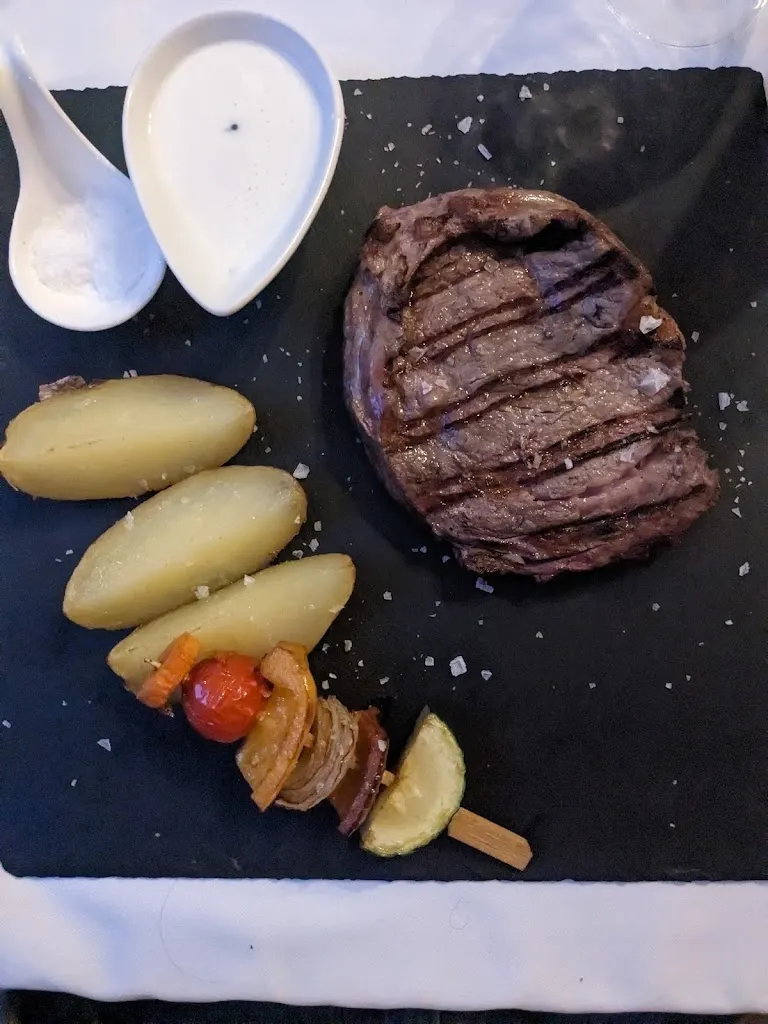 Kara Muratore_Restaurante Las Lomas Abrasador_Güejar Sierra_review