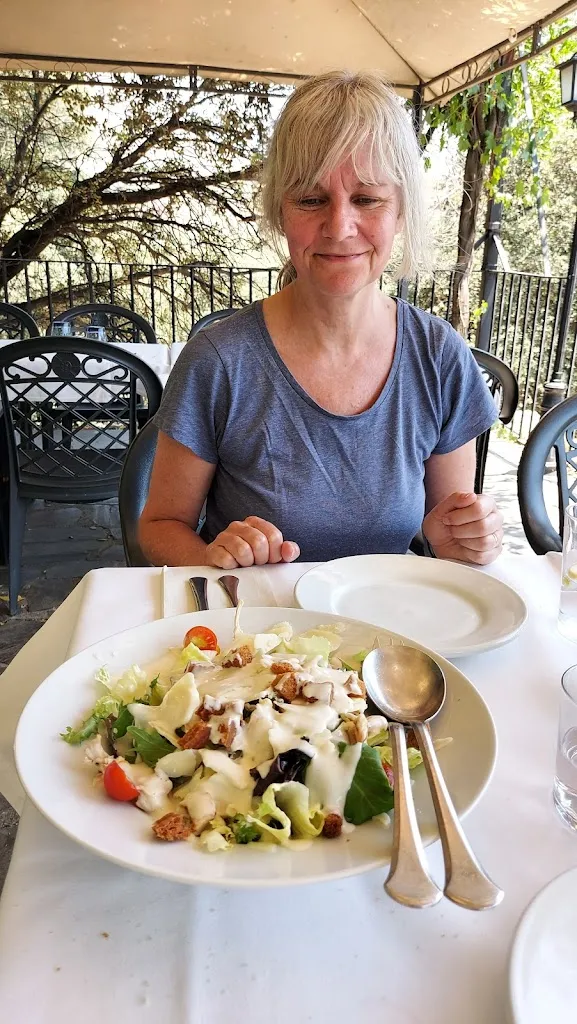 Simon Grove_Restaurante Las Lomas Abrasador_Güejar Sierra_review