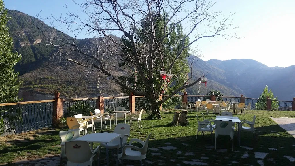 Eiman Alsakha_Restaurante y Eventos La Era_Güejar Sierra_review