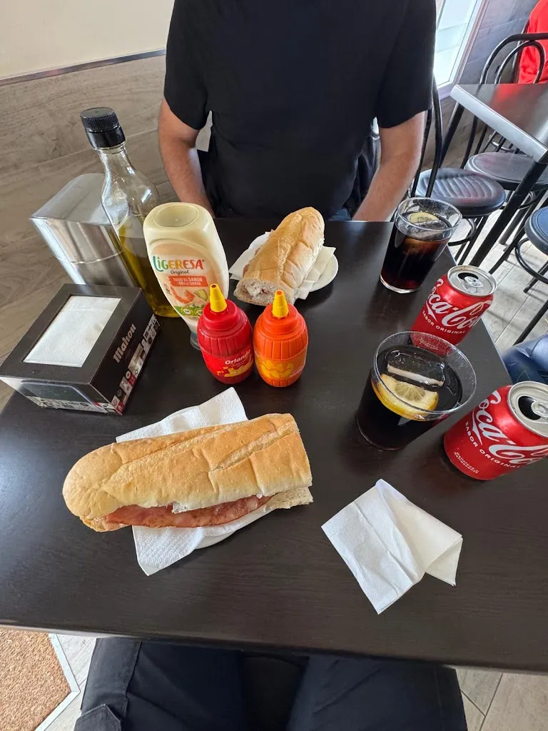 Alfonso TUDELA BERMUDEZ_Bar La Cabaña_Huéscar_review