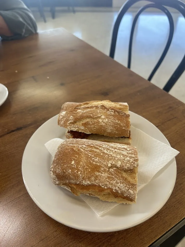 J.Aventurero_Cafetería La Nava_Iznalloz_review