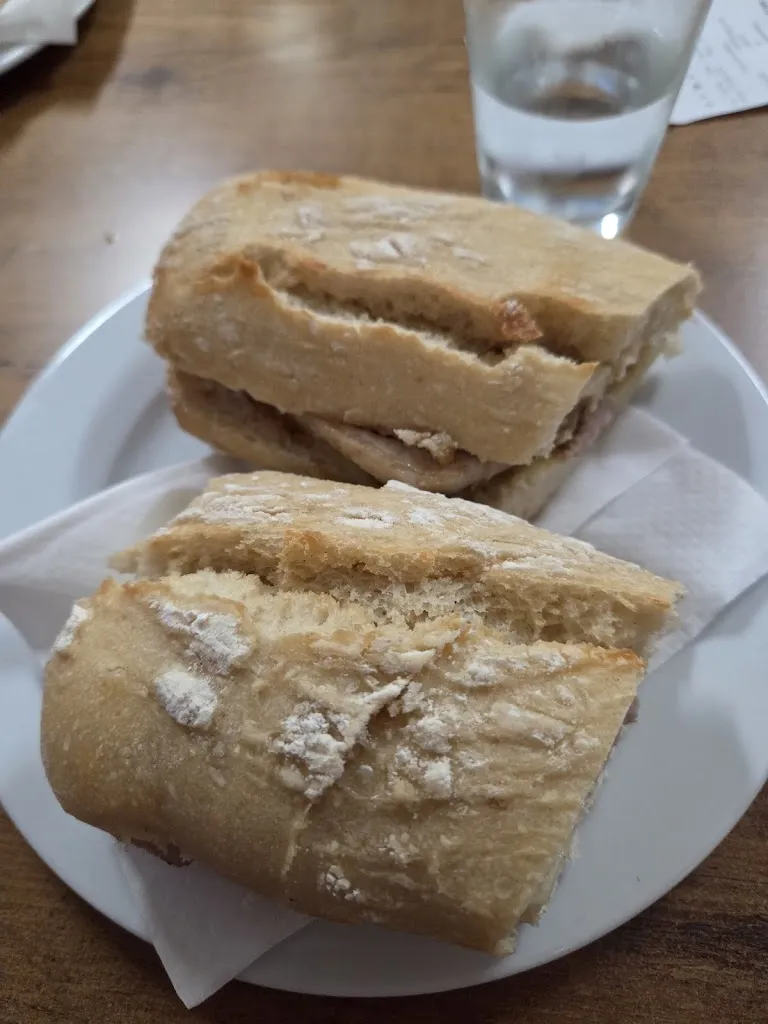 Encarni Belt_Cafetería La Nava_Iznalloz_review