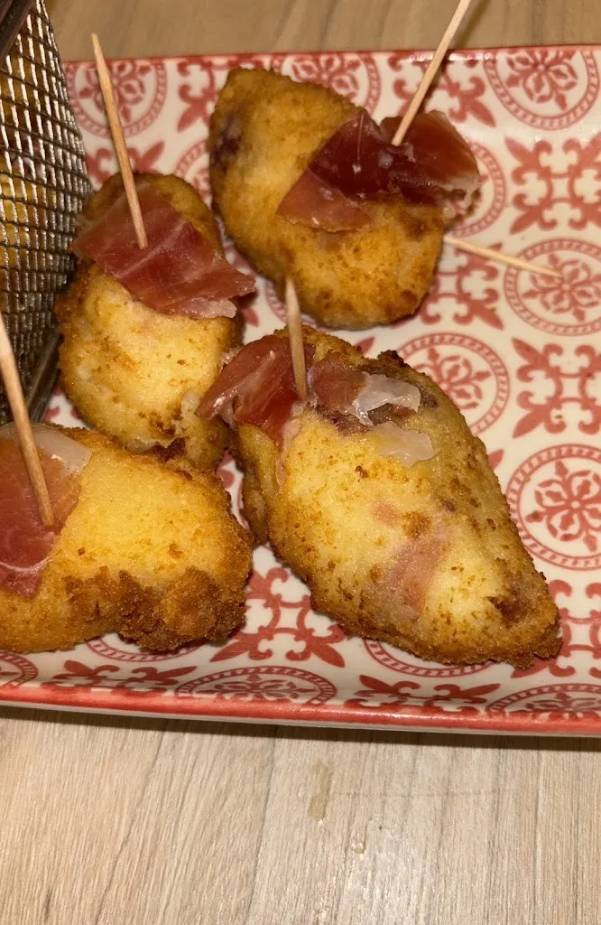 Rocío Huertas_Entrevinos Restaurante/Brasería._Huétor Tájar_review