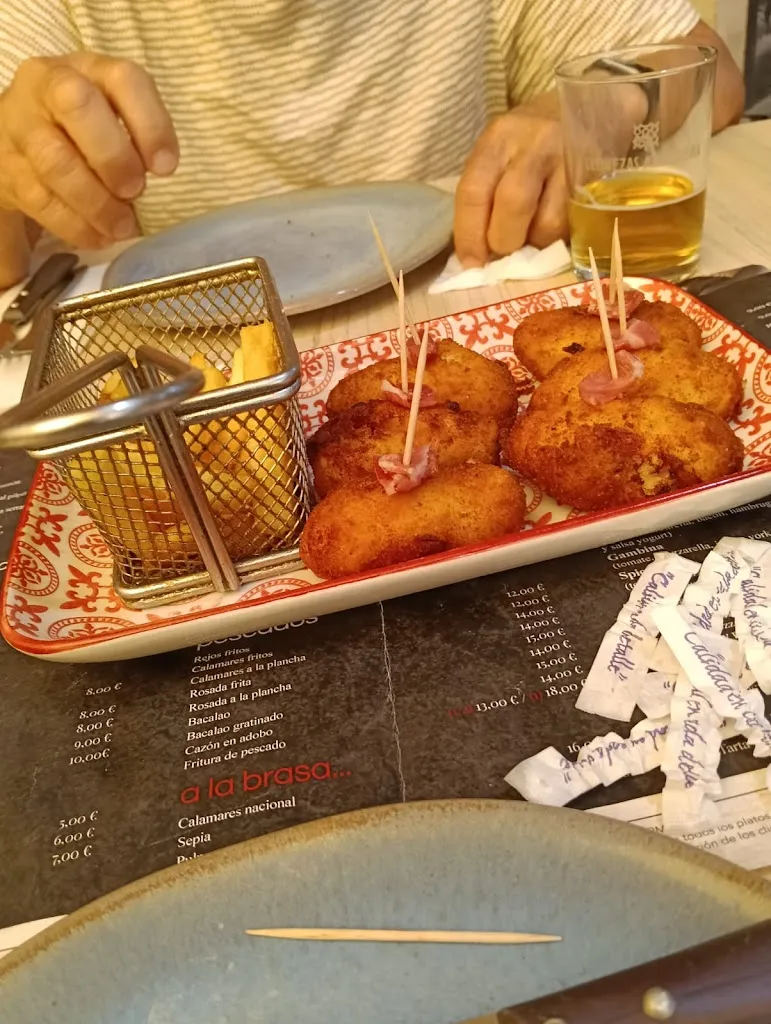 Estanis Nogales_Entrevinos Restaurante/Brasería._Huétor Tájar_review