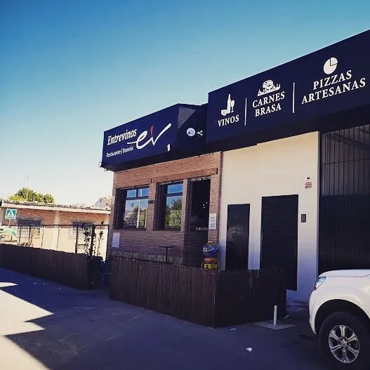 Entrevinos Restaurante/Brasería. restaurant in Huétor Tájar