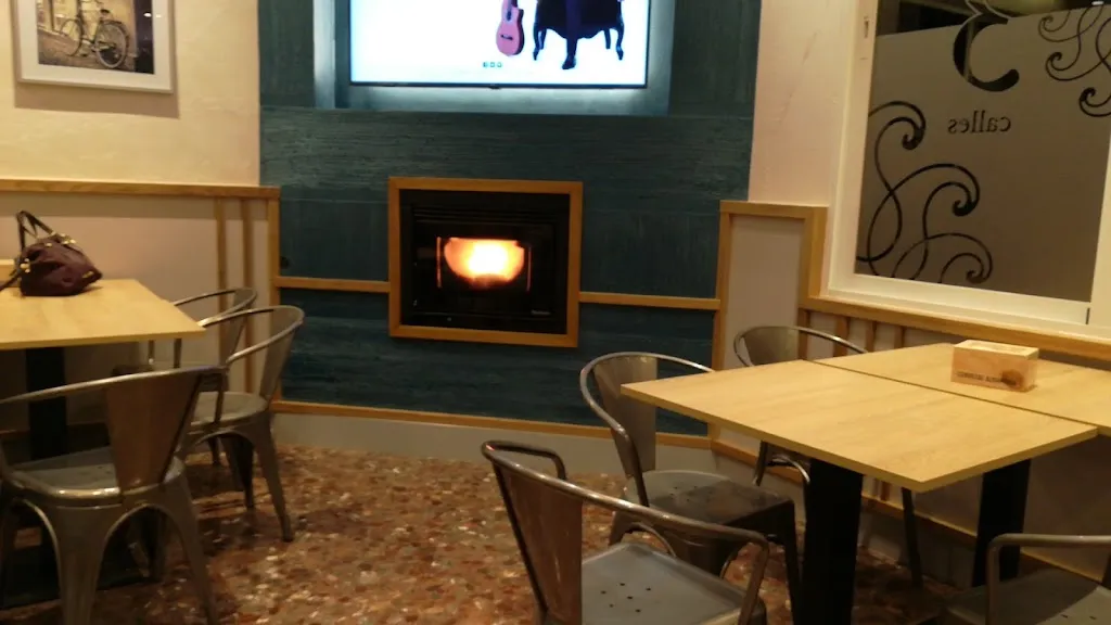 Café-Bar Las Tres Calles_Huétor Tájar_slider_image_1