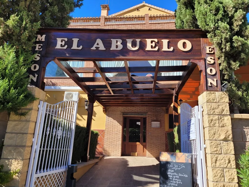 Meson El Abuelo restaurant in Huétor Vega