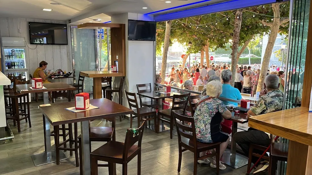 Doña Juana PESCAÍTO restaurant in Huétor Vega