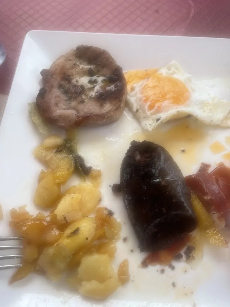 Mª Ángeles Vargas Soria_Restaurante-Pizzería | Doña Juana_Huétor Vega_review