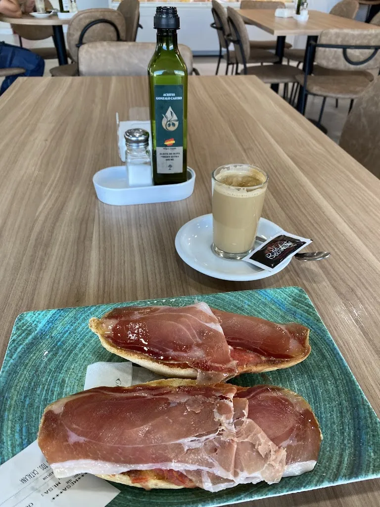 David Plazas Ballesteros_Pastry Cafe Bellavista_Huétor Vega_review