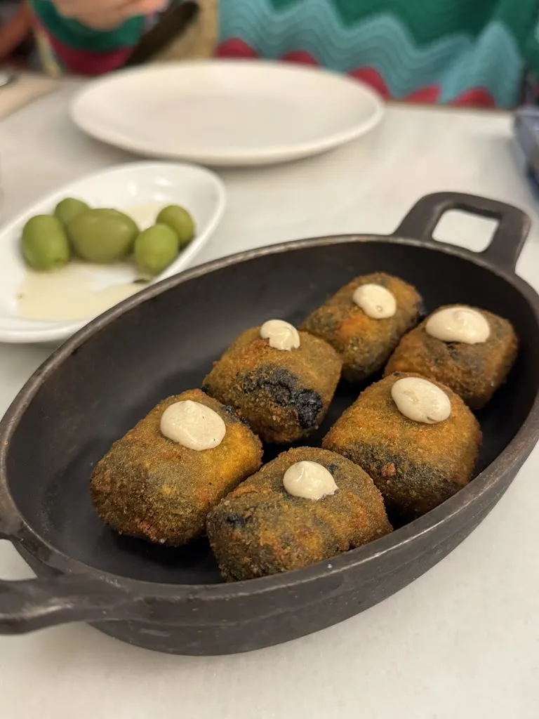 Vanessa Mora_El Economato_Loja_review