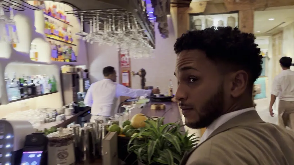 Zaid Abu-Soud_Aarde_Loja_review