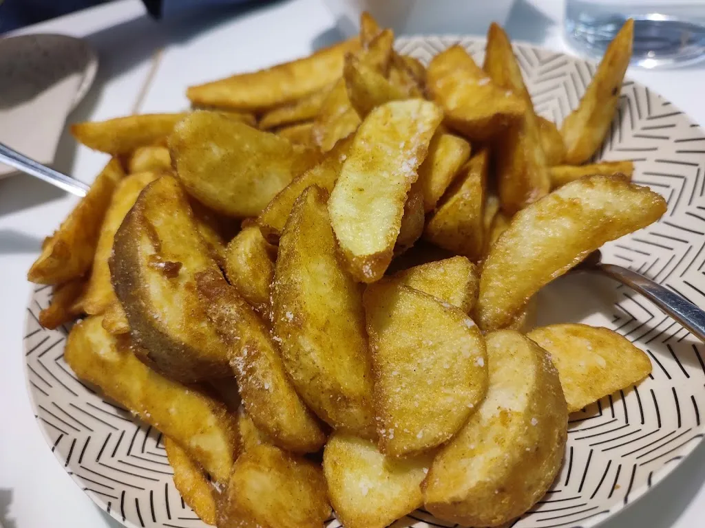 sara lopez_Café Bar Bonsai _Cambre_review