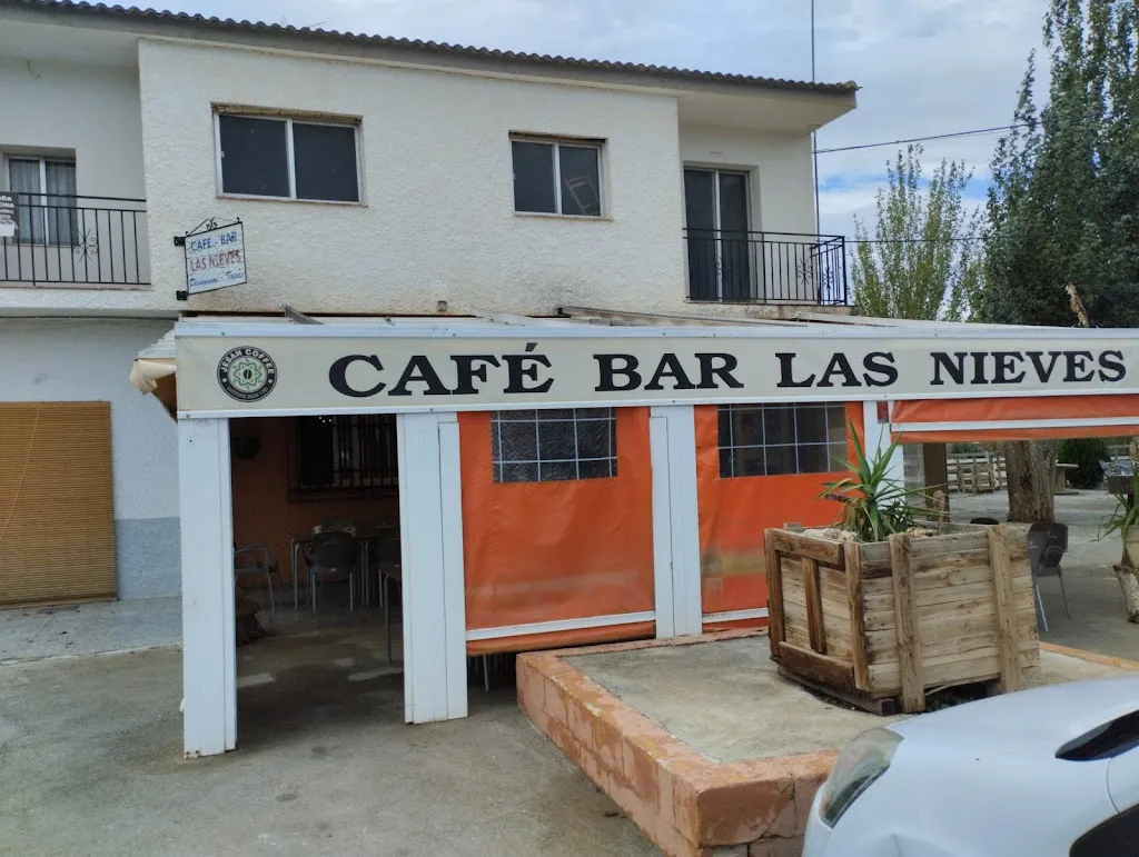 Café Bar LAS NIEVES_Malahá La_slider_image_3