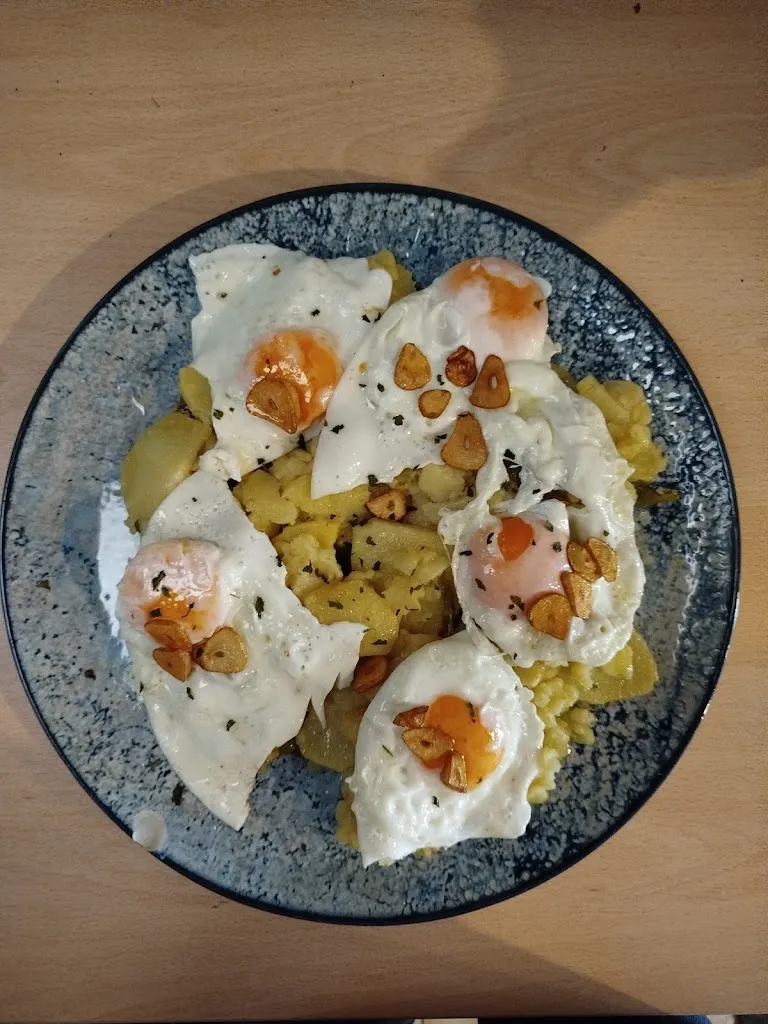 Breaking Bar La Plaza restaurant in Moclín