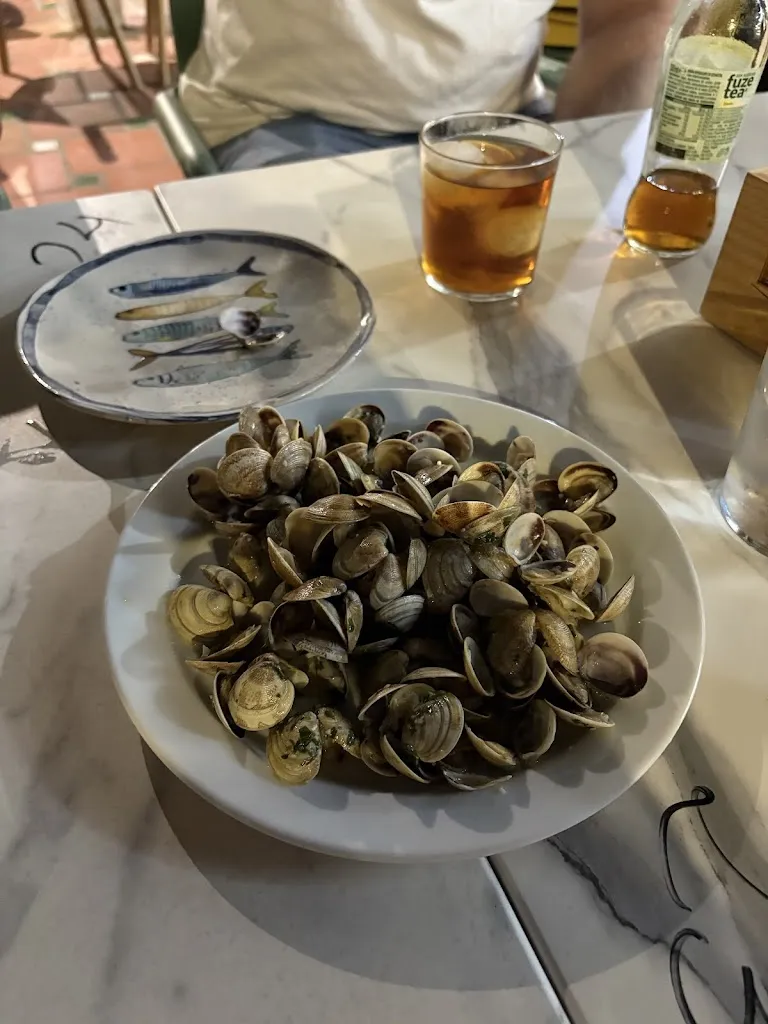 Paula Gil Ceballos_Los Marianos y Santa Mónica_Molvízar_review