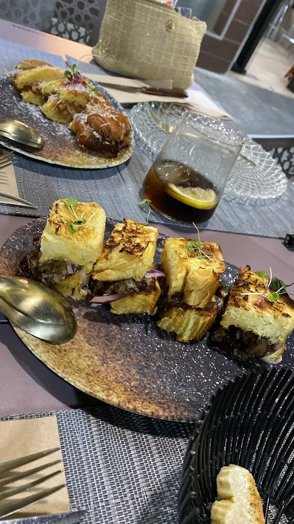 Menu_Restaurante Borneo Plaza. “Cocina de producto”._Maracena_image_5