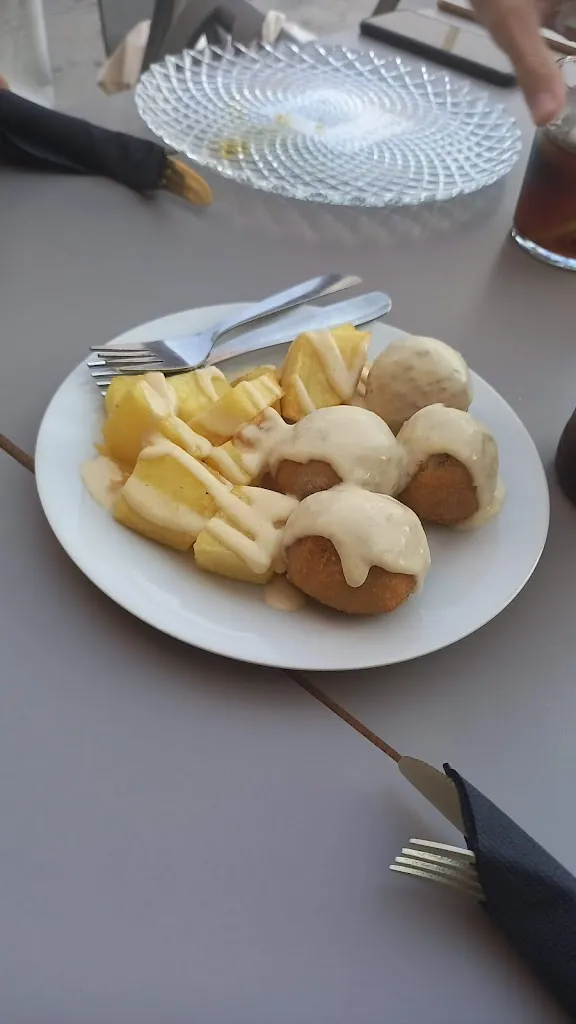 Menu_Restaurante Borneo Plaza. “Cocina de producto”._Maracena_image_6