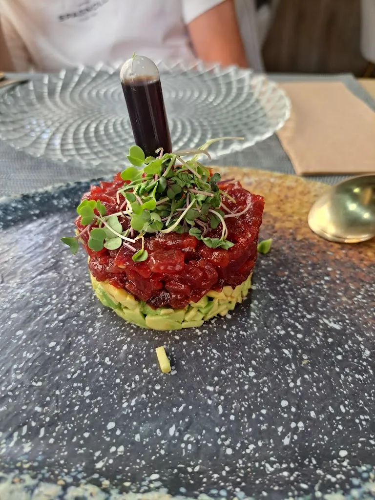 Menu_Restaurante Borneo Plaza. “Cocina de producto”._Maracena_image_8