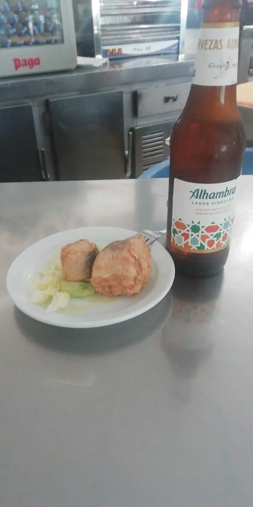 Francisco Moron Alba_Bar kuwait_Moraleda de Zafayona_review