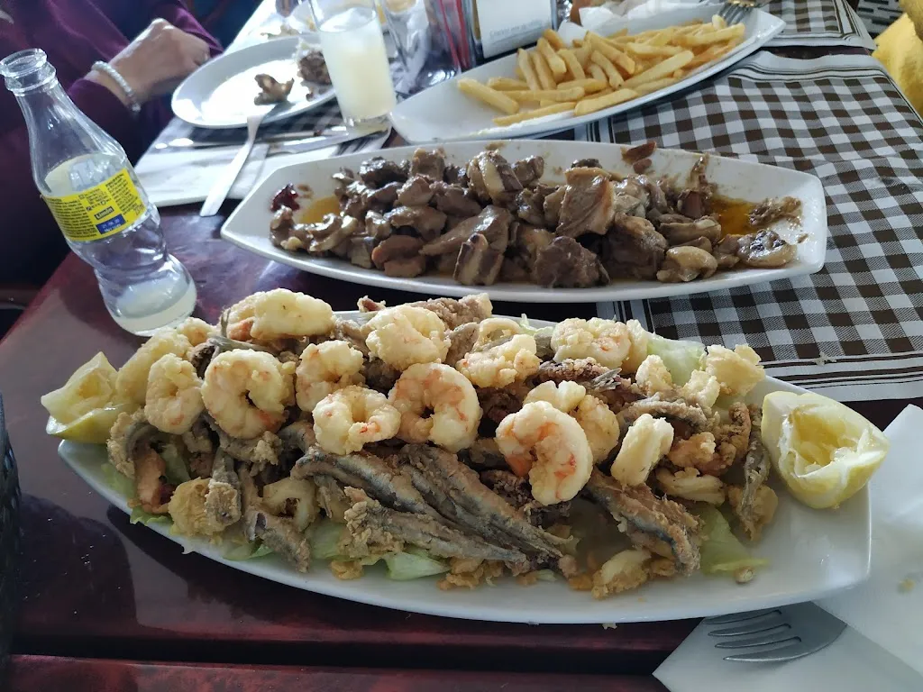 Bar kuwait restaurant in Moraleda de Zafayona