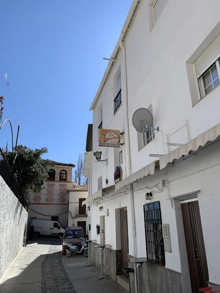 Tom R_Bar Salvador_Nigüelas_review