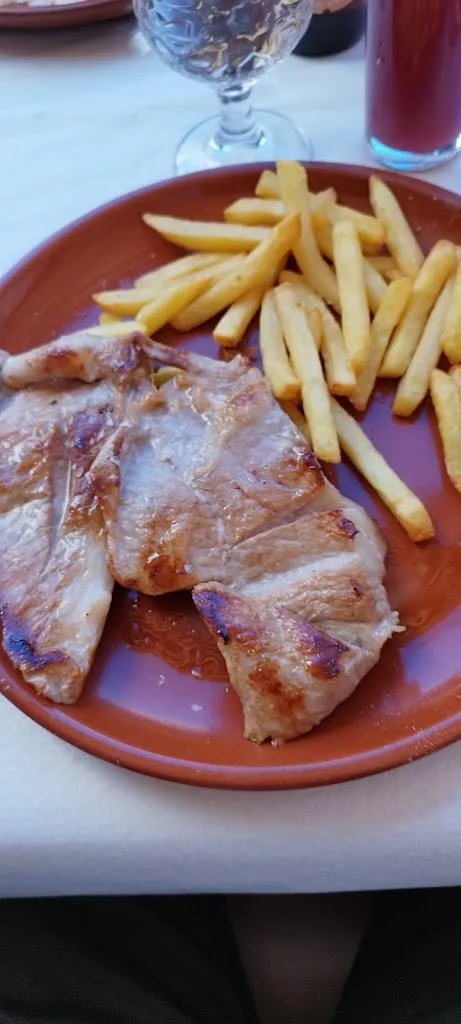 Miguel Angel Gaspar Mora_Bar El Cruce_Montefrío_review