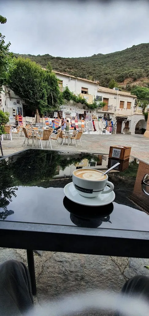 Um Kh_Belezmin_Pampaneira_review