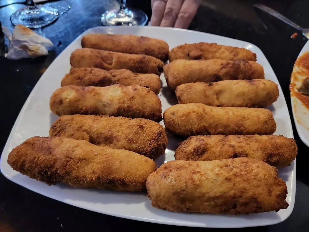 Menu_Black & White_Otura_image_3