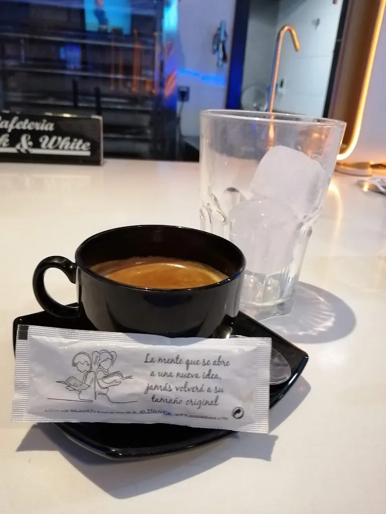 Menu_Black & White_Otura_image_9