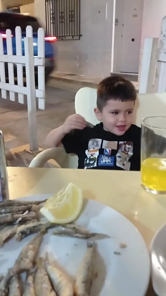 Black & White_Otura_slider_image_2