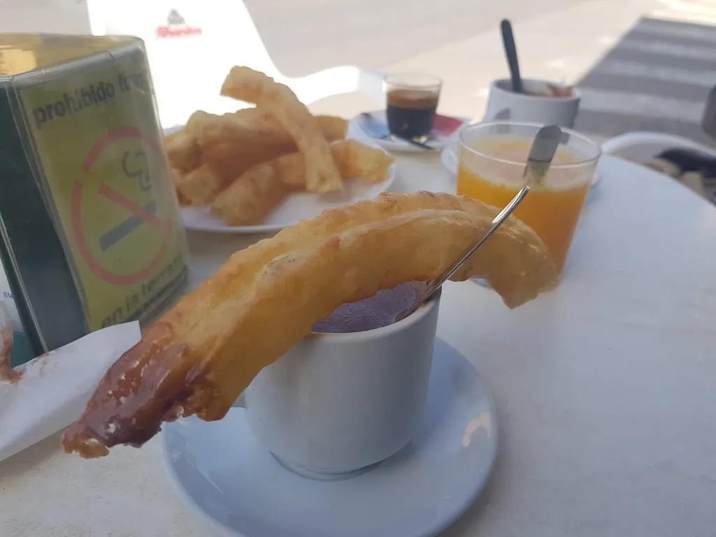 Cafetería Moli's, restaurant in Otura