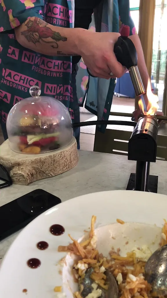 Génova —_Restaurante Niña Chica Fish&Drinks_Peligros_review