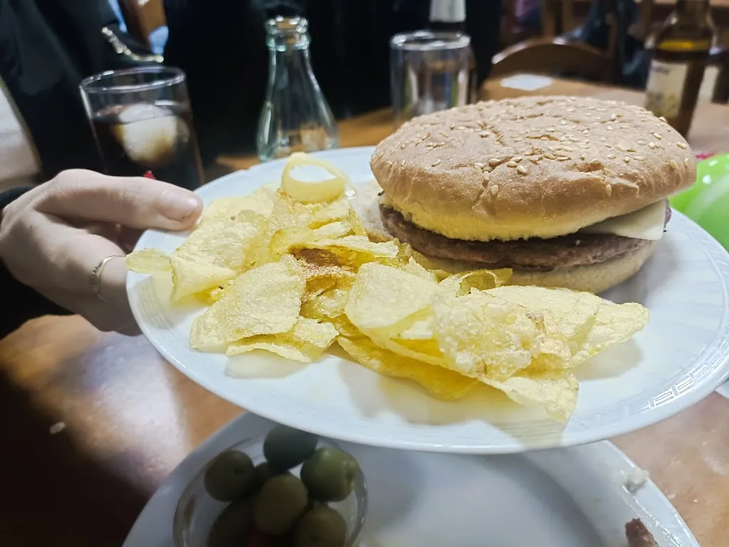 Bar Luna Peligros_Peligros_slider_image_2