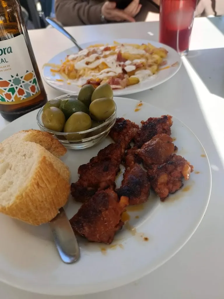 Bar Luna Peligros_Peligros_slider_image_3