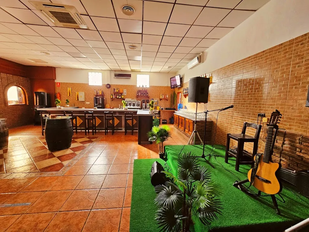 Restaurante en Asegra_Peligros_slider_image_3