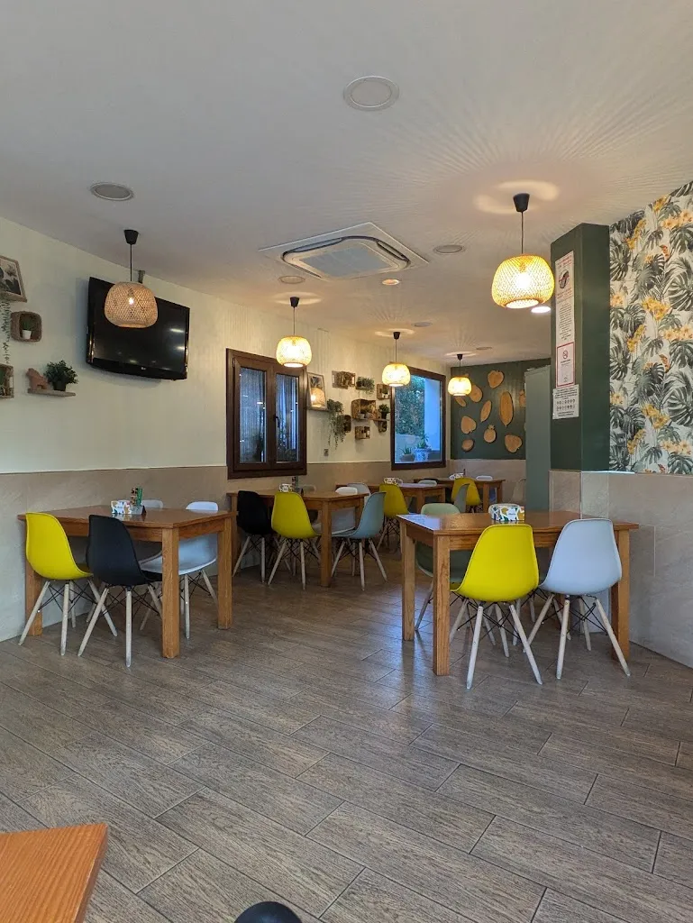 Picoteo 130 restaurant in Órgiva