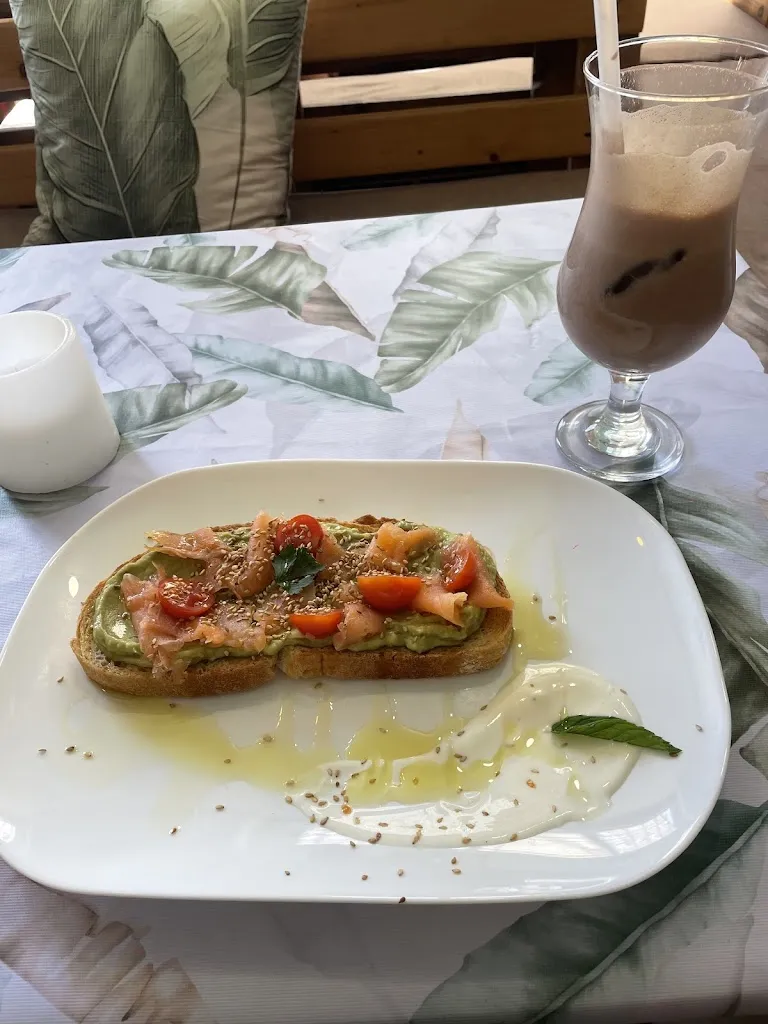 Jacqueline DeLeo_Manami’s – Breakfast, Brunch & Lounge Café_Órgiva_recensione