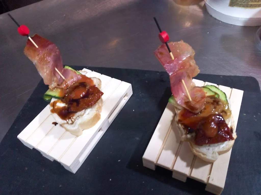 Cafe bar La Estacion restaurant in Padul