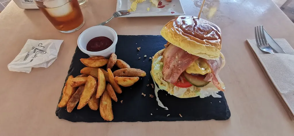 Sr.Rosales_Nueva California_Ogíjares_review