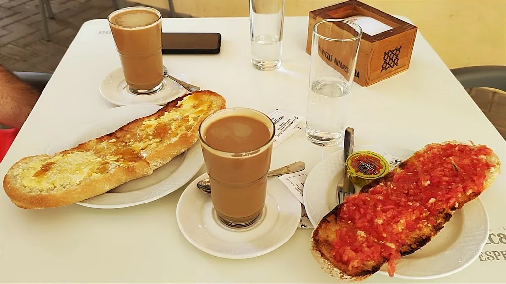 Fran Cantal_Bar Plaza Alta_Ogíjares_review