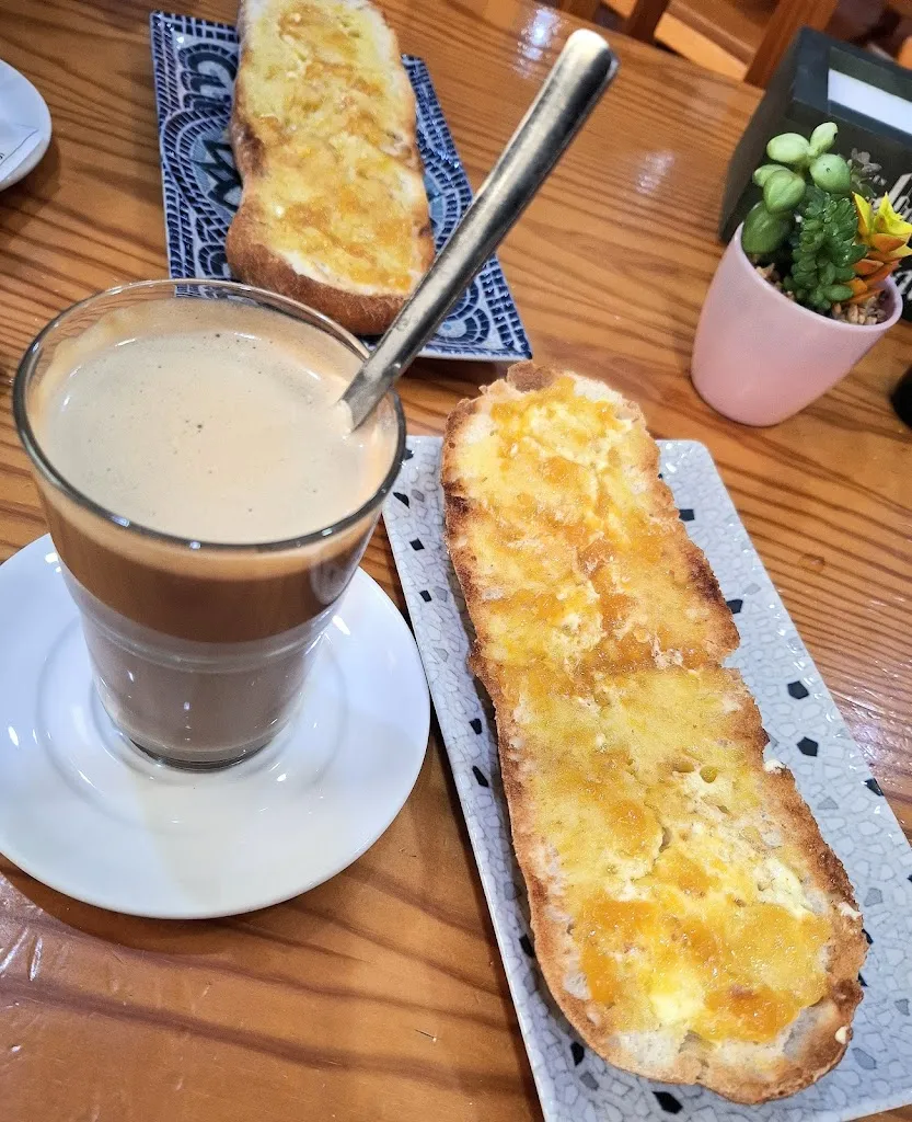 Bar Plaza Alta restaurant in Ogíjares