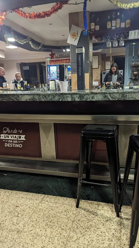 Richard_Cafe Bar Los Angeles_Quéntar_review