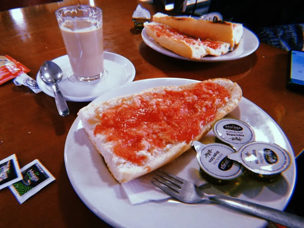 vi_Cafe Bar Los Angeles_Quéntar_review