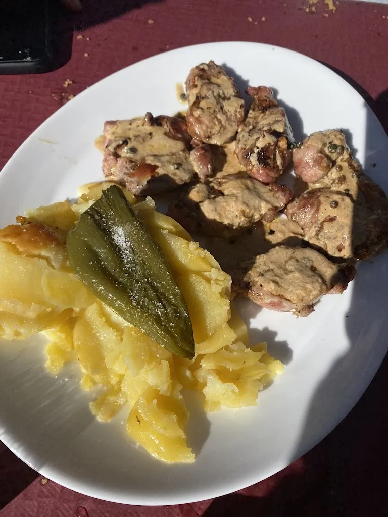 Elena Artola_RESTAURANTE LOS PRADOS DE QUÉNTAR_Quéntar_recensione