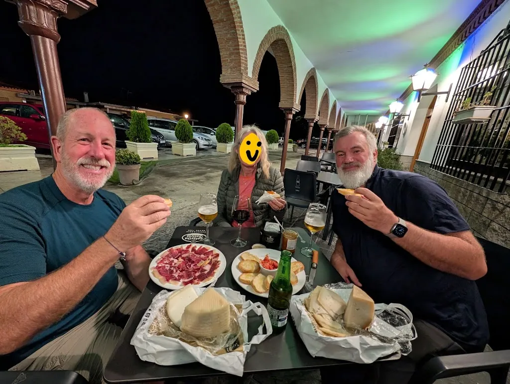 Ashleen Weston_Hotel Restaurante Montserrat_Pinos Puente_avis