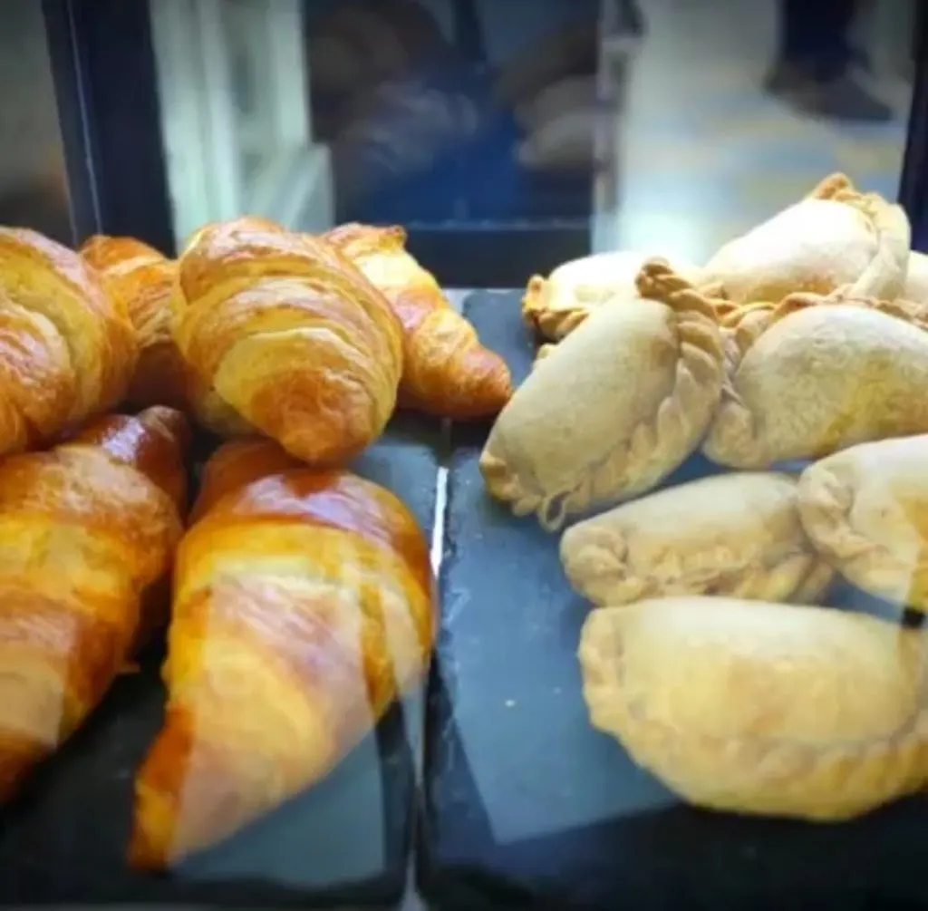 Menu_El Buen Gusto Cafetería_Pinos Puente_image_2