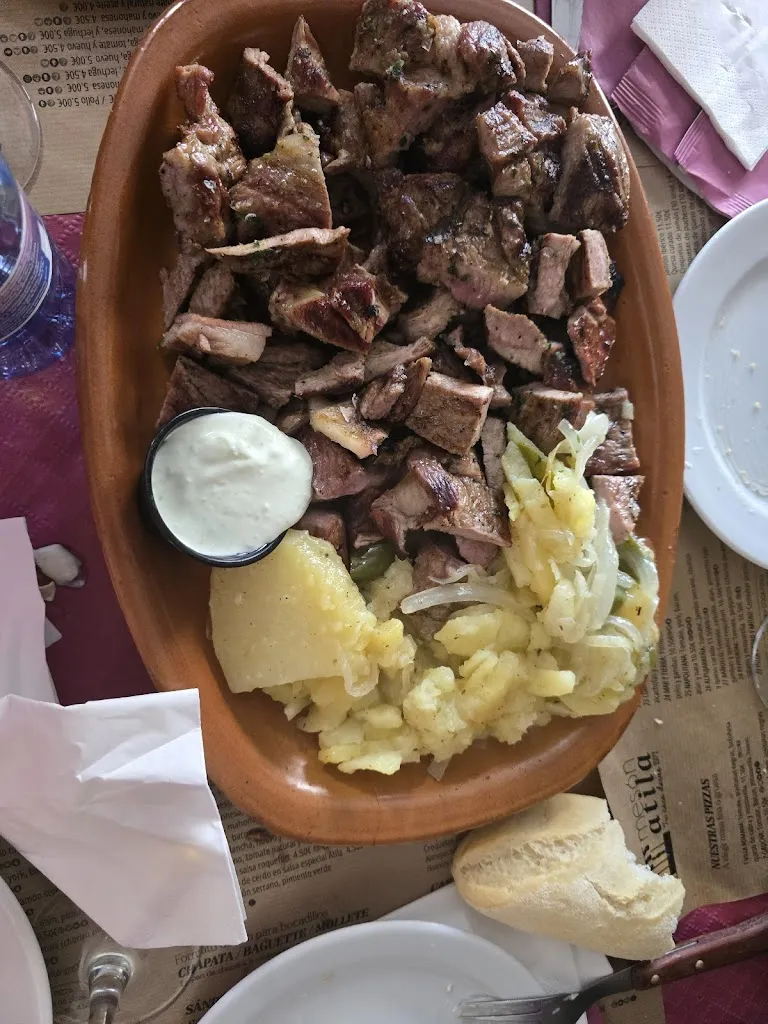 laura bolton_Mesón Atila_Salar_recensione