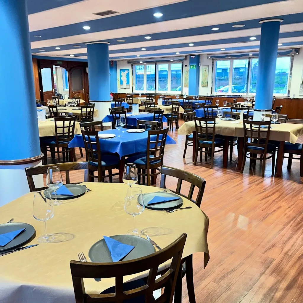 Hispanos Grill restaurant in Cambre