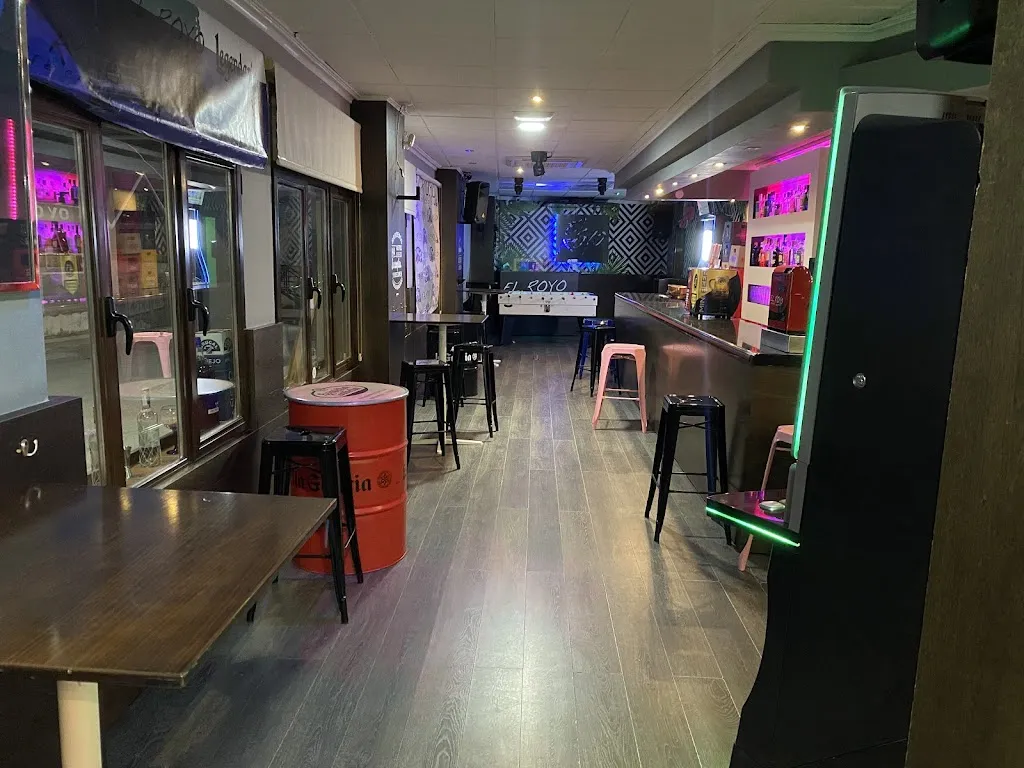 El Royo Cafe & Copas_Purullena_slider_image_3